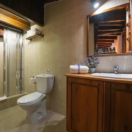 Apanemia House * Lófou