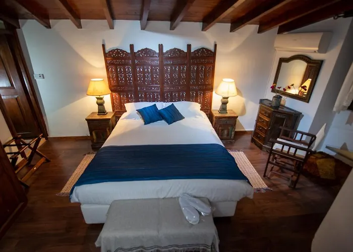 Apanemia House Lofou