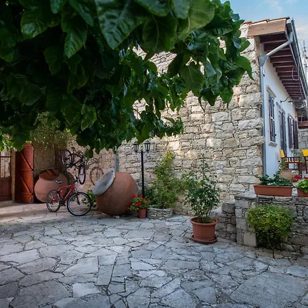 Holiday home Apanemia House Lofou