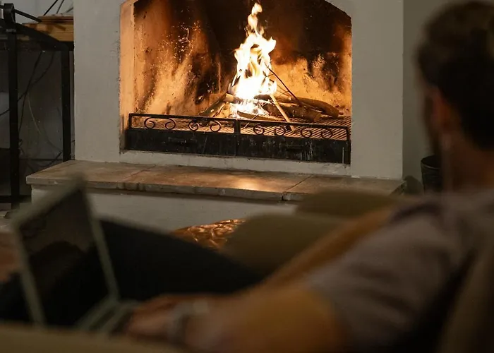 Apanemia House בית נופש *