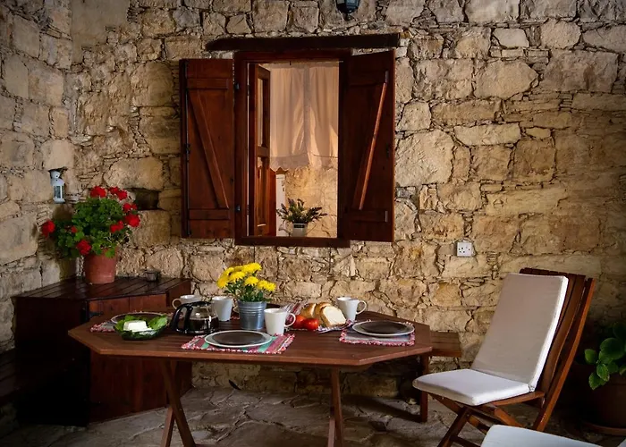 Apanemia House Ferienhaus Lofou